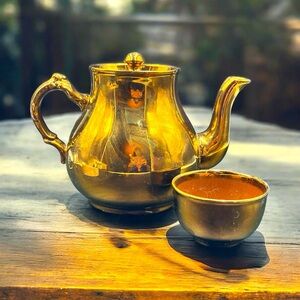 G&S Ltd. Gibson and Sons Burslem.Copper Toned Lustreware. Vintage Ceramic Teapot